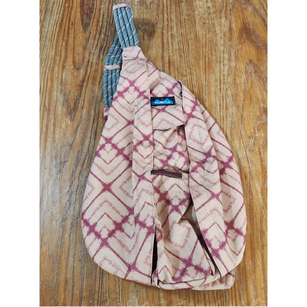 Kavu Rope‎ Sling Bag Meadow Dye Backpack Travel Hiking EUC Beige Pockets